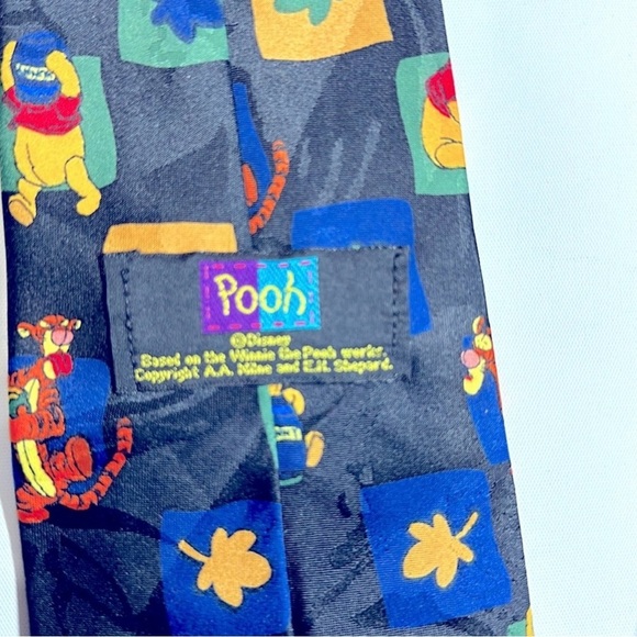 Looney Tunes Vintage looney tunes character 1994
Mickey Mouse
Winnie the Pooh - Picture 4 of 13